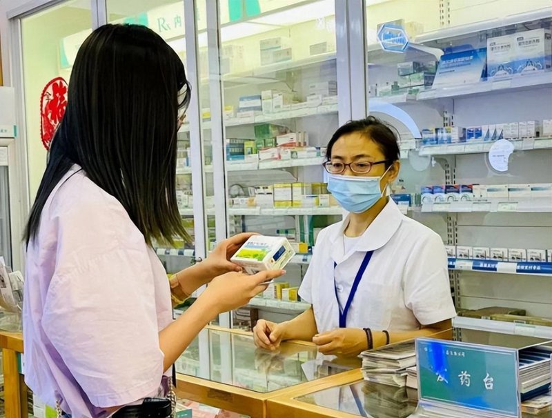 在互联网的推动下，越来越多的传统行业开始拥抱数字化转型。对于药店来说，“线上购药”不仅是一种新的销售方式，更是提升服务水平、扩大市场覆盖的重要手段。那么，选择哪个购药官网进行购药呢？让我们通过比较几款主流平台来找到答案。